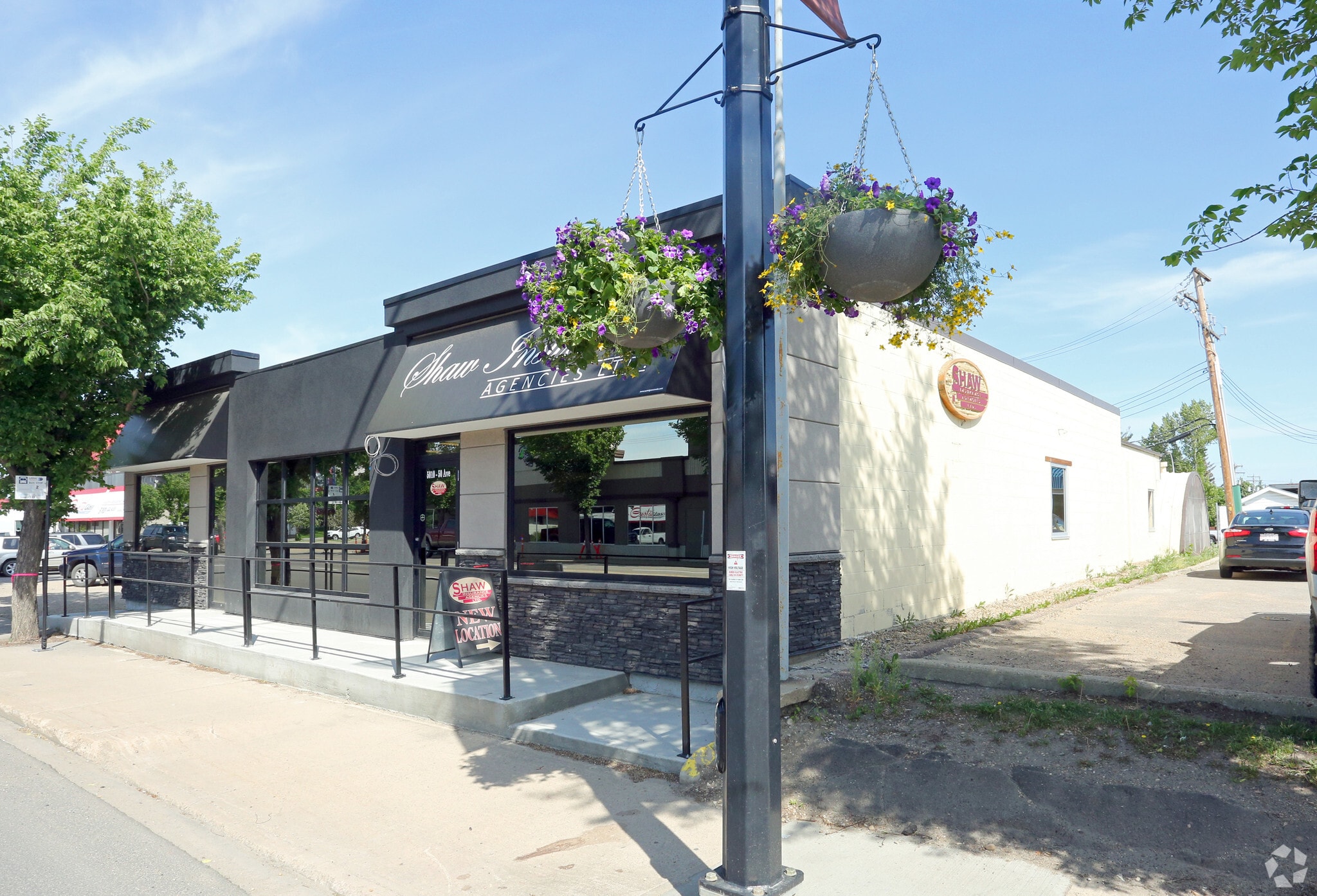 Leduc and Beaumont Properties for Sale portfolio of 2 properties for sale on LoopNet.co.uk Primary Photo- Image 1 of 3