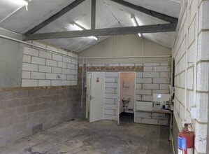 15 Grant Rd, Wellingborough to rent Interior Photo- Image 1 of 2