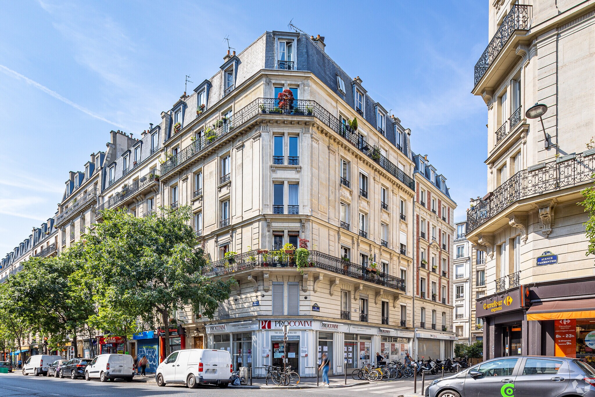 Retail in Paris to rent Primary Photo- Image 1 of 3
