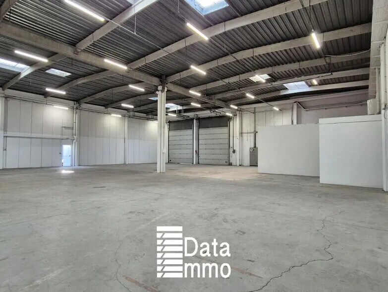 Light Industrial in Valenton to rent - Building Photo - Image 1 of 5