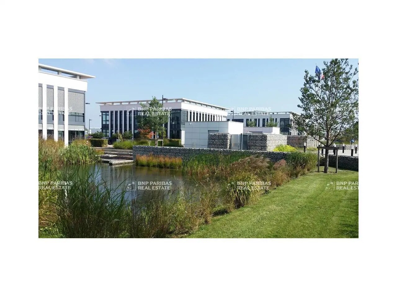 Office in Élancourt to rent Primary Photo- Image 1 of 22