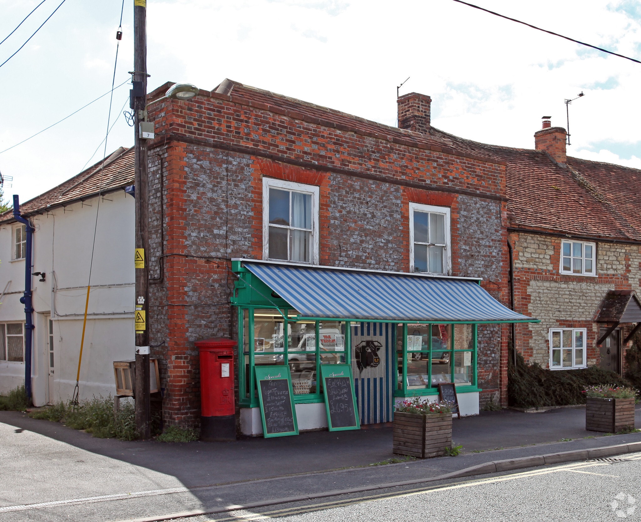 42 High St, Benson to rent Primary Photo- Image 1 of 12