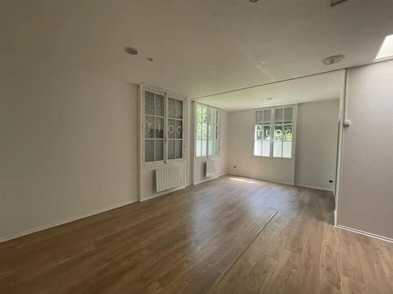 Office in Dijon to rent - Building Photo - Image 2 of 7