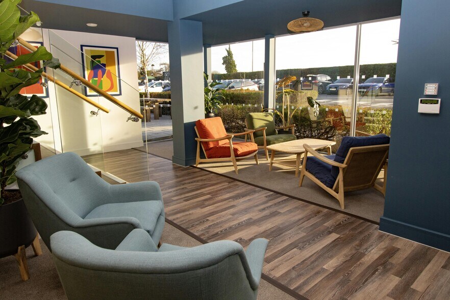 Oxford Rd, Stokenchurch to rent - Building Photo - Image 2 of 9