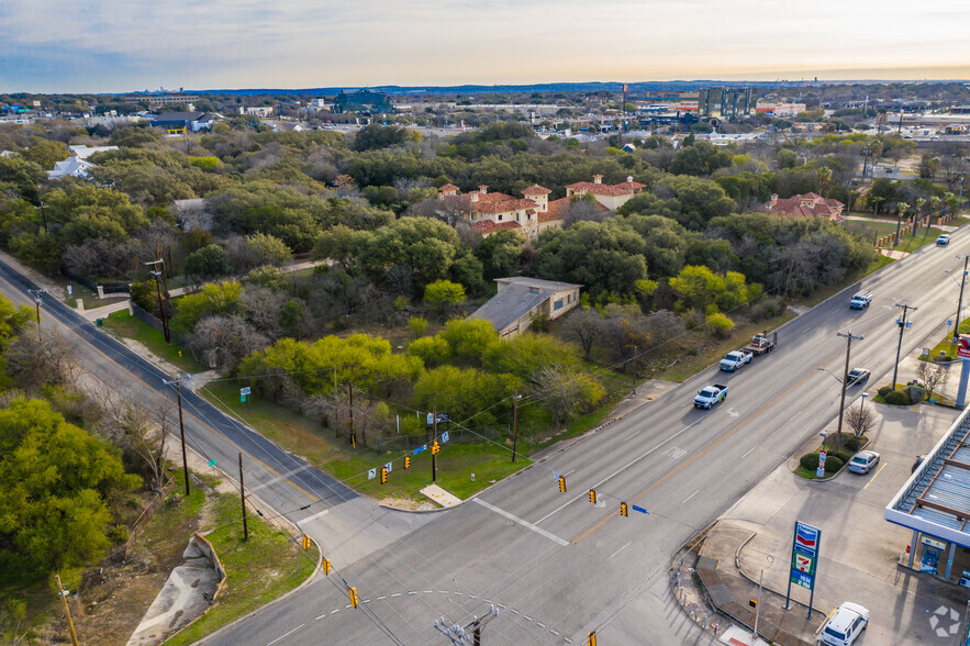 205 W Bitters Rd, San Antonio, TX for rent - Primary Photo - Image 2 of 4