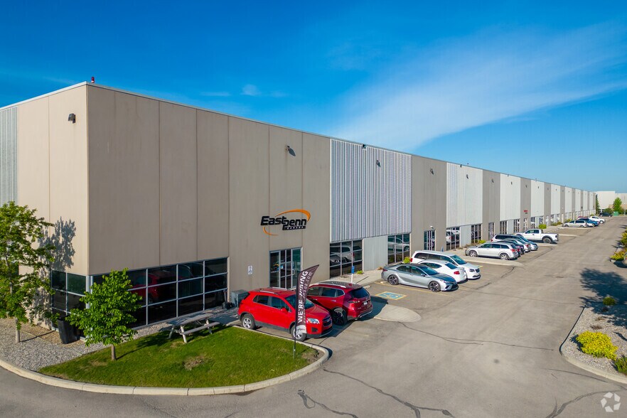 10720 25th St NE, Calgary, AB to rent - Building Photo - Image 1 of 6