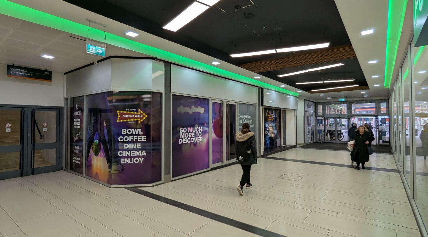 Broad St, Reading to rent Building Photo- Image 1 of 2