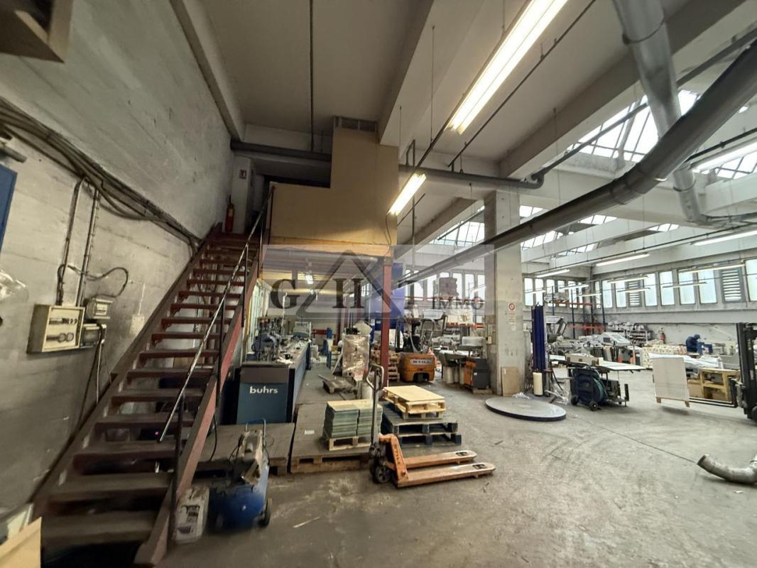 Industrial in Montreuil to rent Interior Photo- Image 1 of 5
