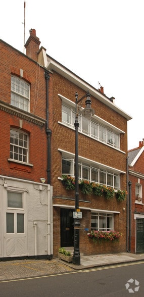 42 Bruton Pl, London to rent - Building Photo - Image 2 of 2
