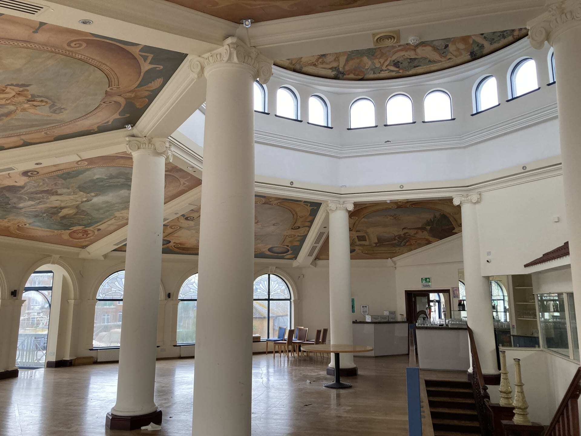 Village Sq, Brighton to rent Interior Photo- Image 1 of 10