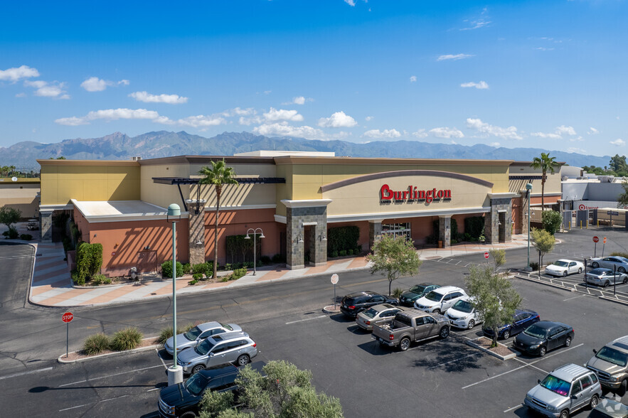 3595 E Broadway Blvd, Tucson, AZ for rent - Building Photo - Image 3 of 5