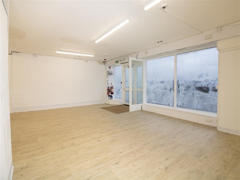 Vacant Retail Premises, Gairloch for sale - Interior Photo - Image 3 of 23