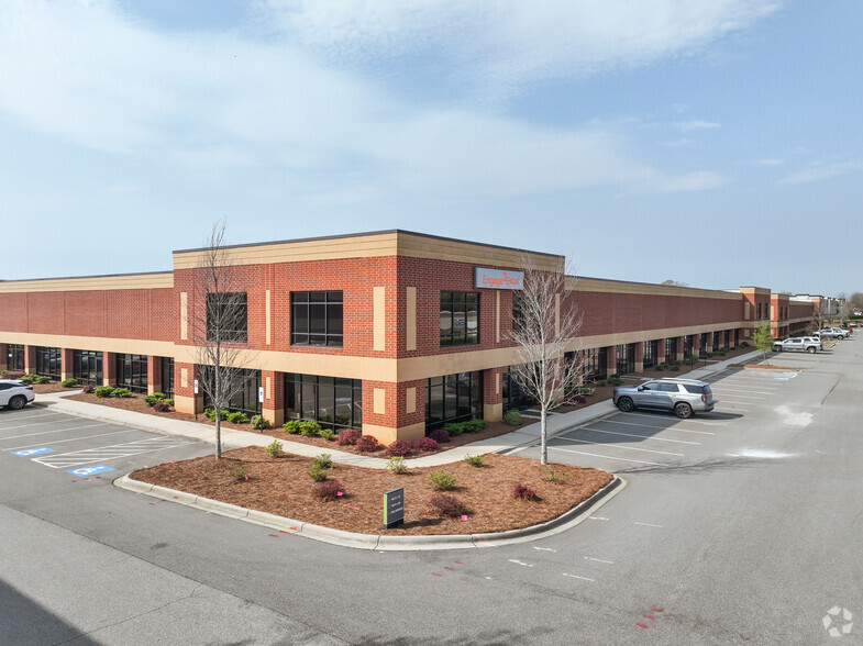 115 Corporate Center Dr, Mooresville, NC for rent - Building Photo - Image 2 of 4