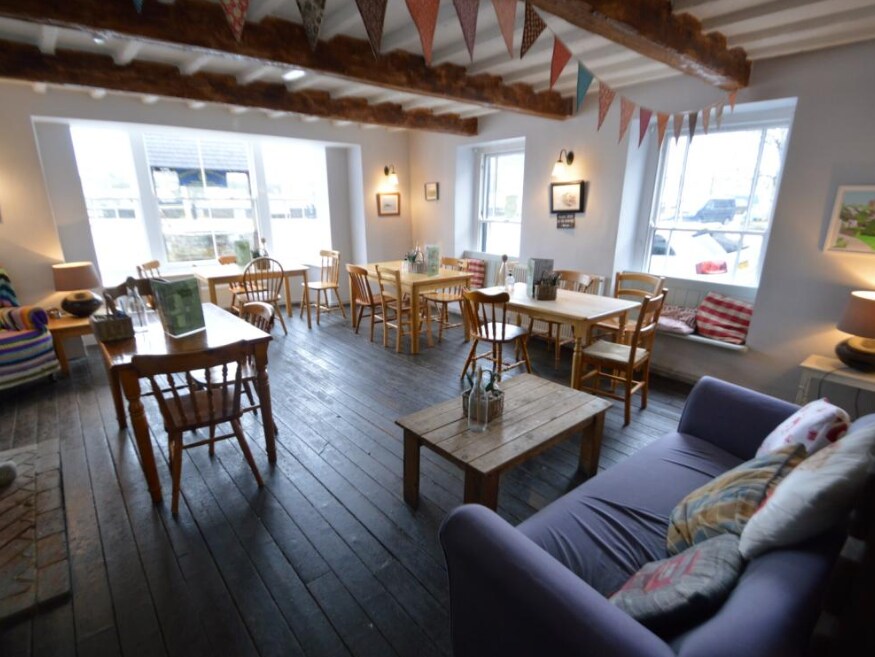 1 Bridgeland St, Bideford to rent Interior Photo- Image 1 of 7