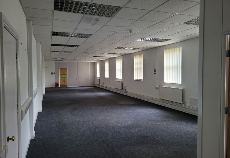 Carlyle Rd, Kirkcaldy to rent Interior Photo- Image 1 of 4