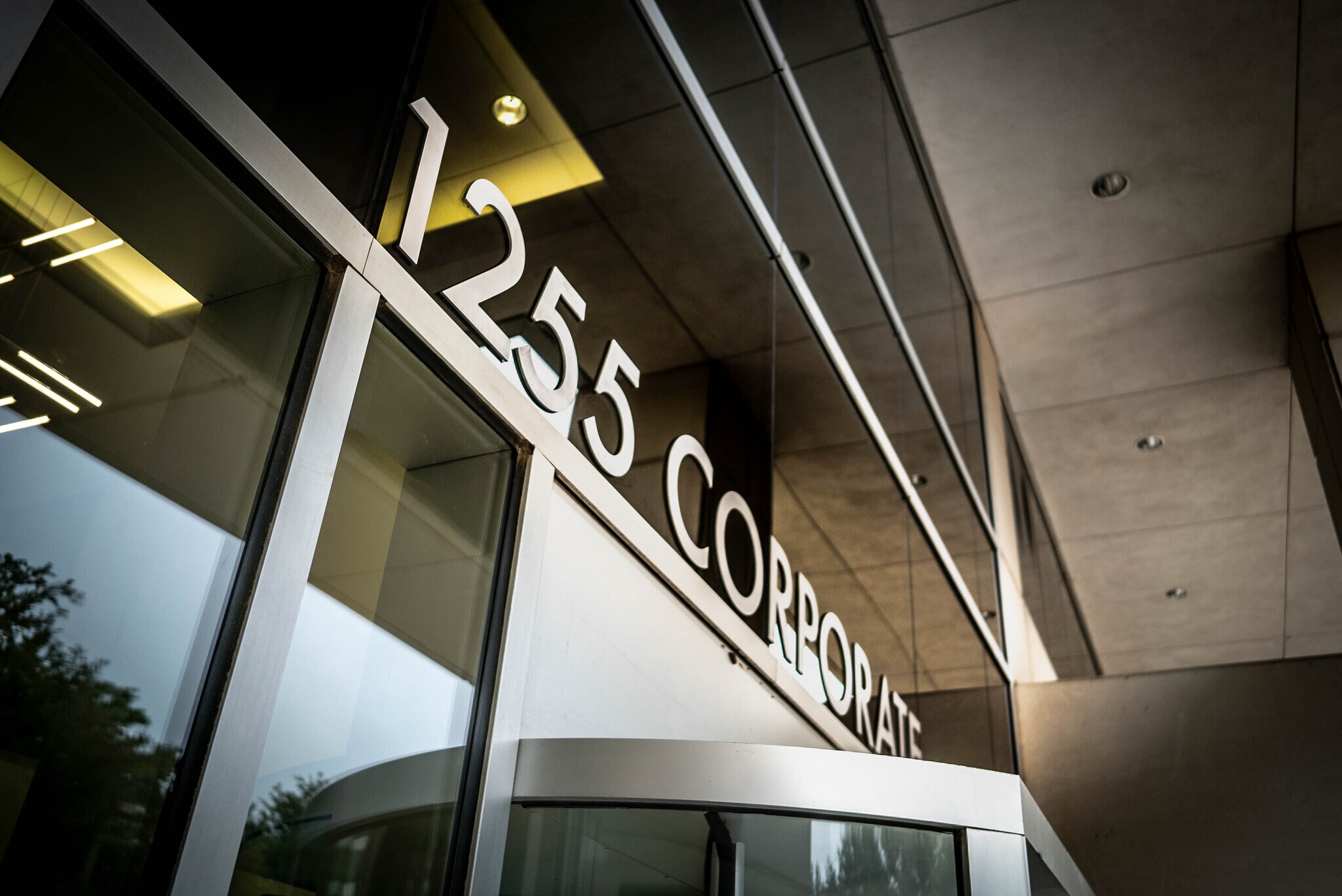 1255 Corporate Dr, Irving, TX to rent Primary Photo- Image 1 of 15