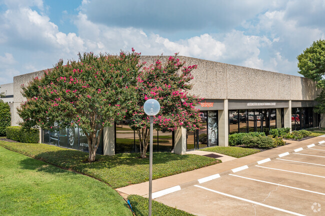 More details for 1517 W Carrier Pky, Grand Prairie, TX - Light Industrial, Industrial for Rent