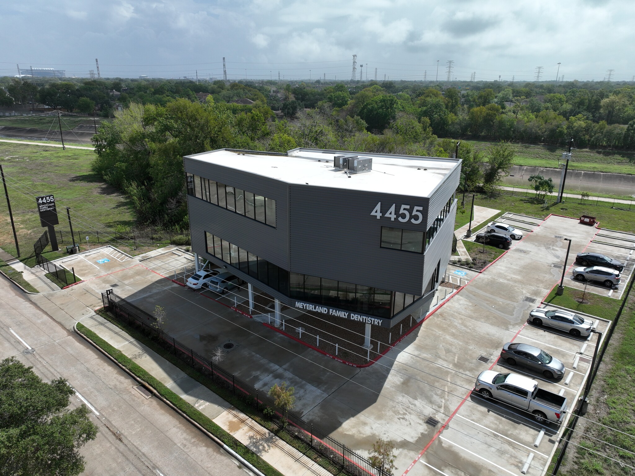 4455 N Braeswood Blvd, Houston, TX for rent Building Photo- Image 1 of 3