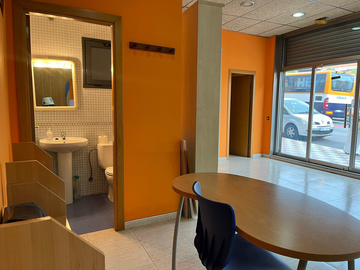 Esparreguera, BAR 08292 - Unit Es D Pta 1 -  - Interior Photo - Image 2 of 8