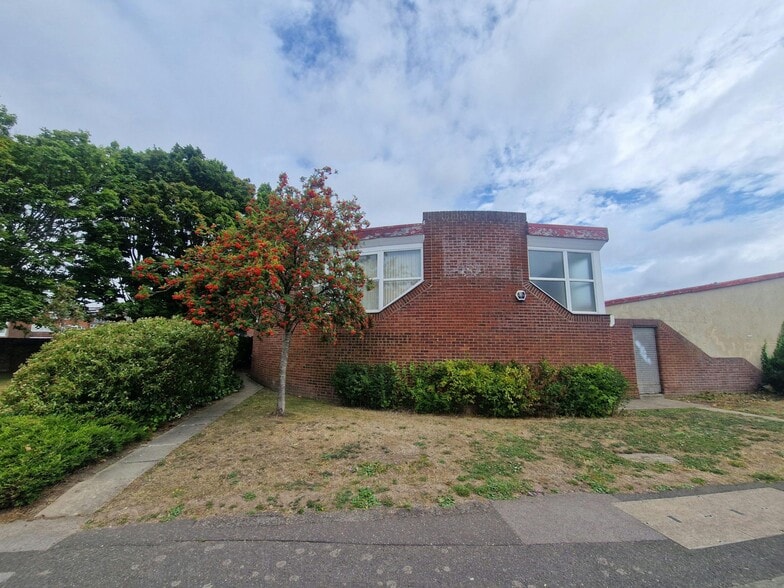 Port Royal St, Southsea to rent - Building Photo - Image 2 of 4