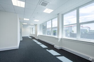 2-7 Centenary Rd, Enfield to rent Interior Photo- Image 2 of 8