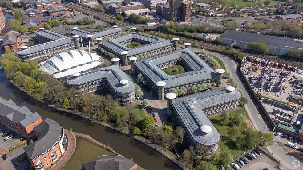 Castle Meadow Rd, Nottingham to rent - Building Photo - Image 3 of 18