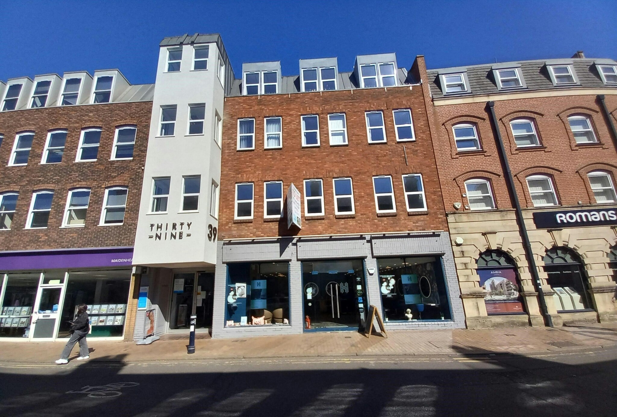 39 Queen St, Maidenhead to rent Building Photo- Image 1 of 10