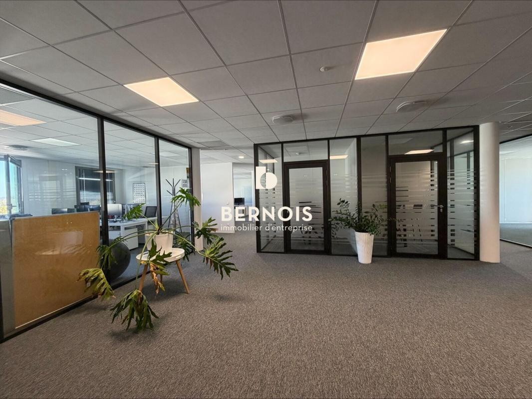 Office in La Seyne Sur Mer to rent Interior Photo- Image 1 of 7