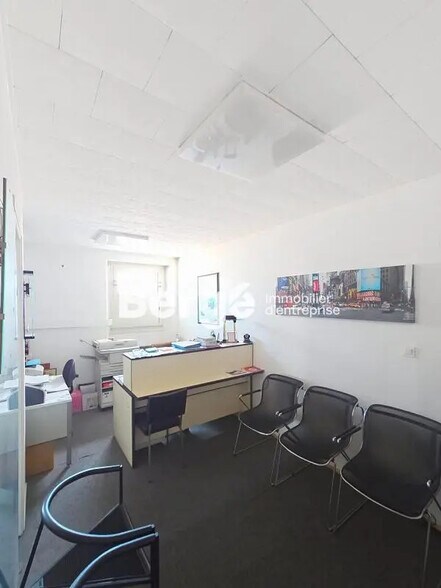 Office in Cannes to rent - Interior Photo - Image 3 of 4