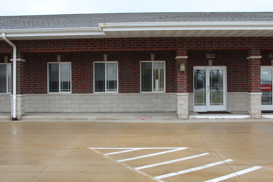 1360 E Division St, Diamond, IL for rent - Building Photo - Image 2 of 26