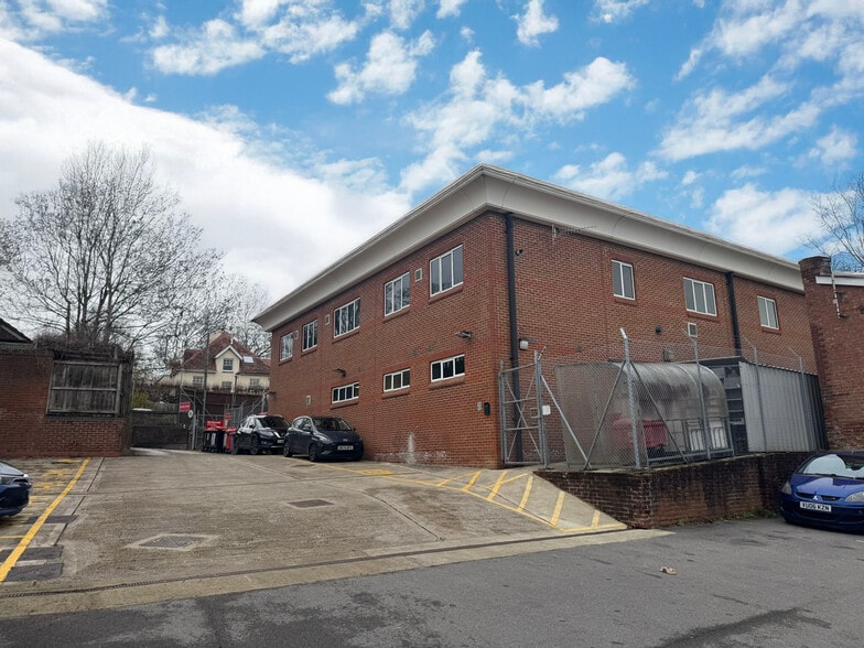 Hyde Ln, Marlborough for sale - Building Photo - Image 3 of 8