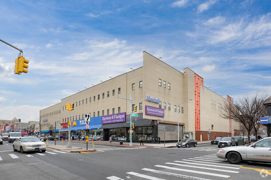 16825 Jamaica Ave, Jamaica, NY for rent - Building Photo - Image 1 of 5