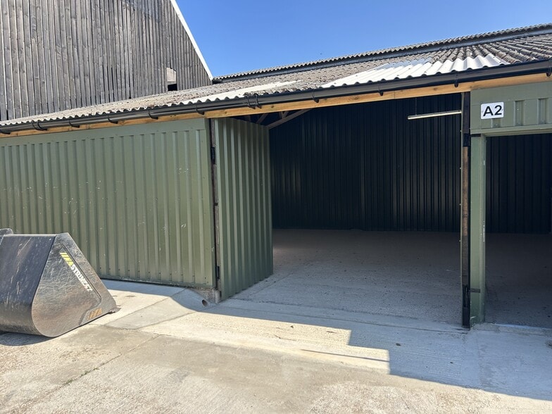 Bishop Burton, Bishop Burton to rent - Building Photo - Image 2 of 3