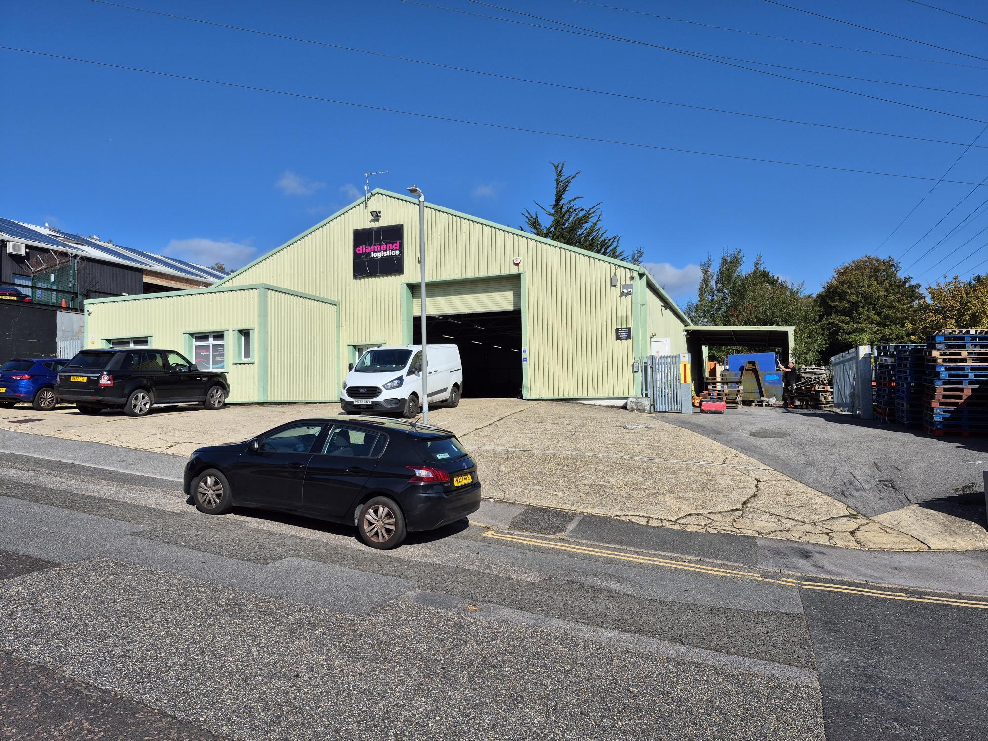 1 Wolterton Rd, Poole to rent Primary Photo- Image 1 of 9