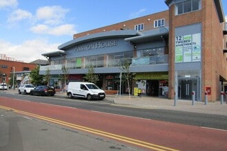 Market St, Bracknell to rent Building Photo- Image 1 of 1