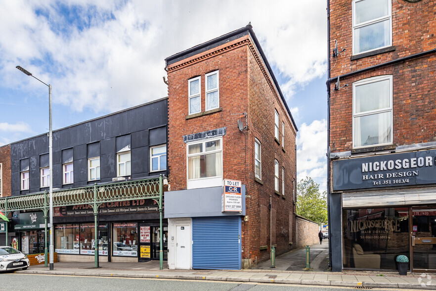 43 Market St, Hyde for rent - Primary Photo - Image 1 of 2