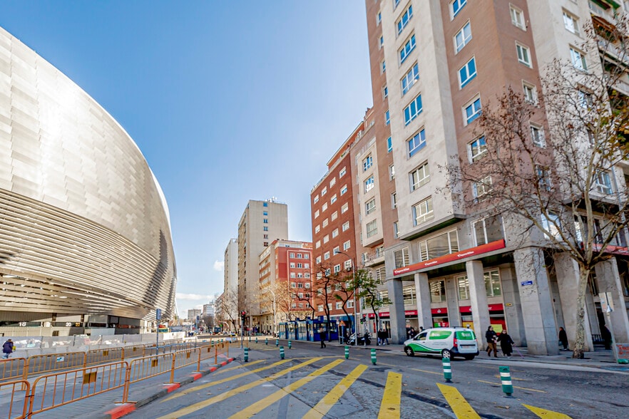 Paseo Castellana, 140, Madrid, Madrid to rent - Building Photo - Image 2 of 4