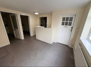 2A Drybridge St, Monmouth to rent Interior Photo- Image 1 of 3