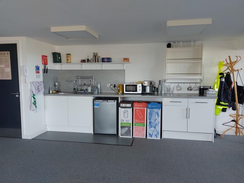 40 Craiglockhart Ave, Edinburgh to rent - Building Photo - Image 3 of 8