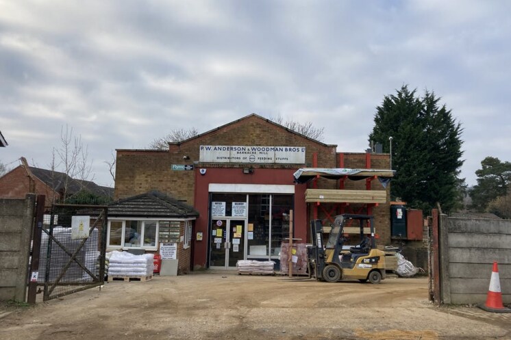 The Denes, Hemel Hempstead for sale Primary Photo- Image 1 of 1