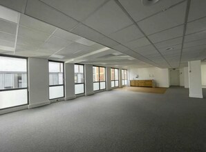Office in Montreuil to rent Interior Photo- Image 2 of 2