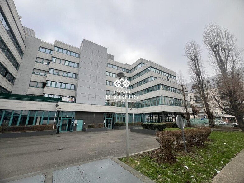Office in Massy to rent - Building Photo - Image 1 of 11
