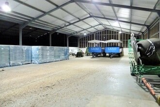 Choke Ln, Maidenhead to rent Interior Photo- Image 1 of 2