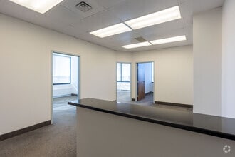 800 E Northwest Hwy, Palatine, IL to rent Interior Photo- Image 2 of 17