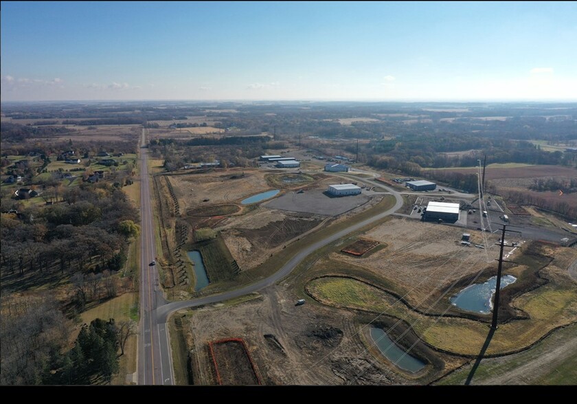 24947 Larson Ln, Lakeville, MN for sale - Building Photo - Image 3 of 7