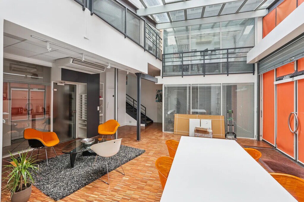 Location Bureaux 205 m² - Photo 1