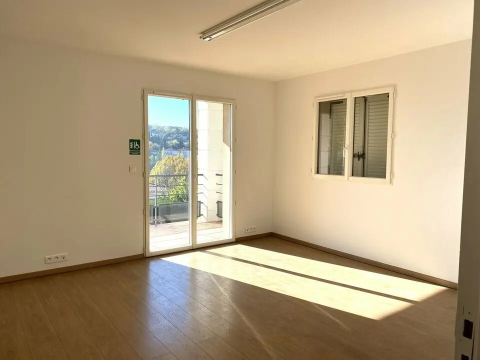 Location Bureaux 82 m² - Photo 1