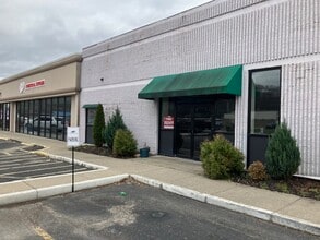 1-9 Fletcher Sq, Dunbar, WV to rent Building Photo- Image 2 of 11