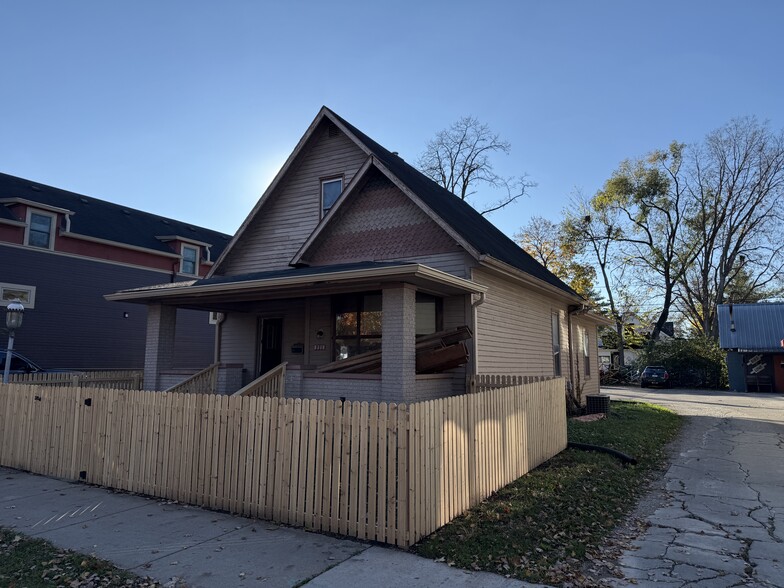 6516 Cornell Ave, Indianapolis, IN for rent - Building Photo - Image 3 of 3