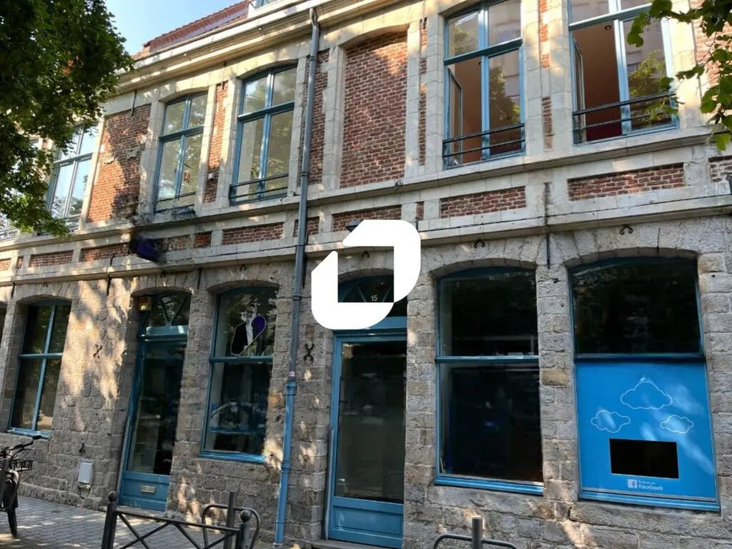 Location Bureaux 270 m² - Photo 1
